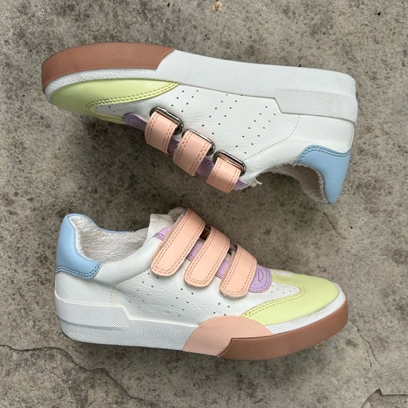 Dolce Vita Retro Harmony Velcro sneakers, size 6 - Picture 4 of 11